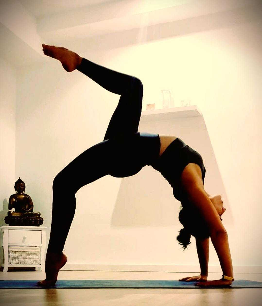 Evolution Women by The Evolution Method®. One-to-one-class. Claim your BLOOM offer!
